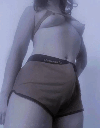 Bulging More [reddit/u/Beckyzworldxx]