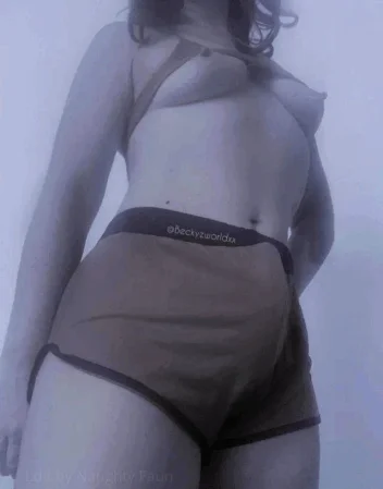 Bulging More [reddit/u/Beckyzworldxx]