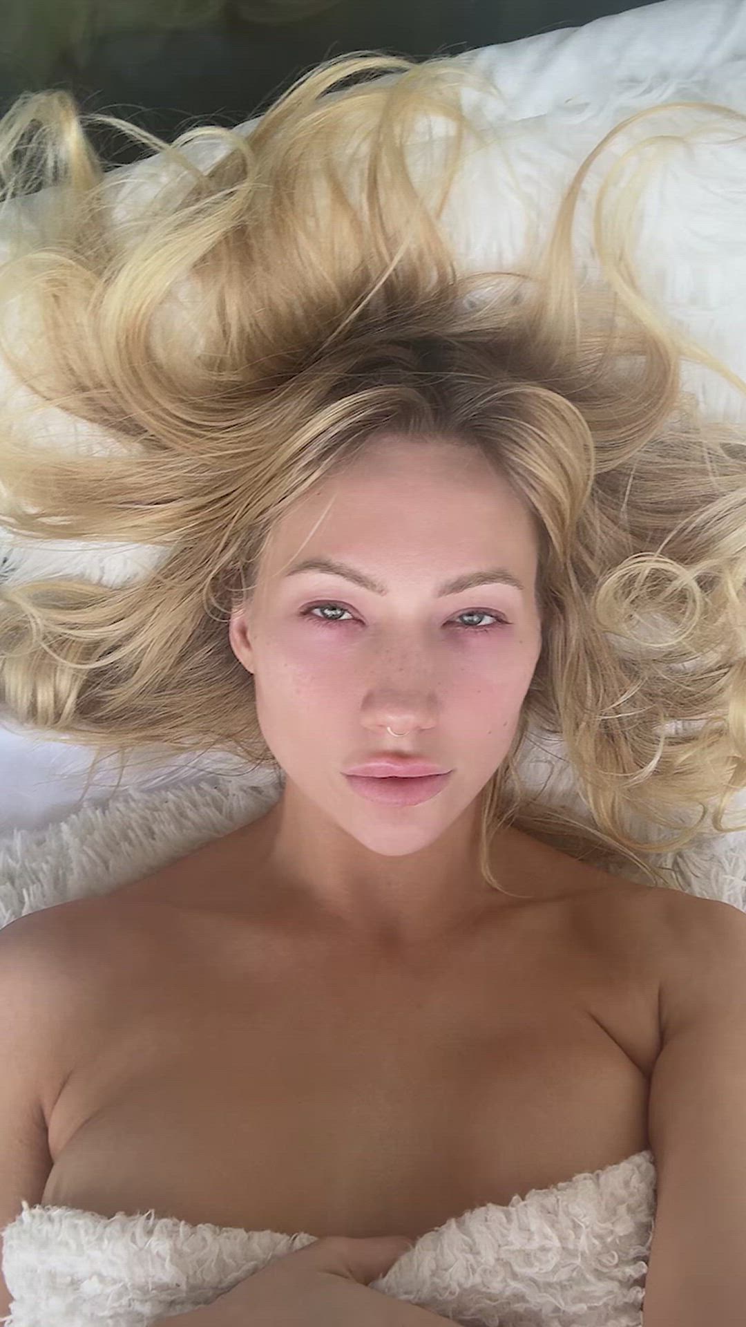 Babe Blonde Boobs Chaturbate